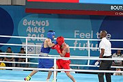 Deutsch: Boxen bei den Olympischen Jugendspielen 2018 Tag 12, 18. Oktober 2018 - Finale im Leichten Weltergewicht Jungen – Ilia Popov (Russland, rot) schlägt Talgat Shaiken (Kasachstan, blau) 4-1; Ringrichter ist James Beckles (Trinidad und Tobago). English: Boxing at the 2018 Summer Youth Olympics on 18 October 2018 – Final Light Welterweight Boys Bout - Ilia Popov (Rusia, rojo) supera a Talgat Shaiken (Kazajstán, azul) 4-1; Referee is James Beckles (Trinidad and Tobago). Español: Boxeo en los Juegos Olímpicos Juveniles de Verano de 2018 en 18 de octubre de 2018 - Chicos de peso welter ligero final: Ilia Popov (Uzbekistán, roja) le gana a Talgat Shaiken (Egipto, azul) 4-1; El árbitro es James Beckles (Trinidad y Tobago).