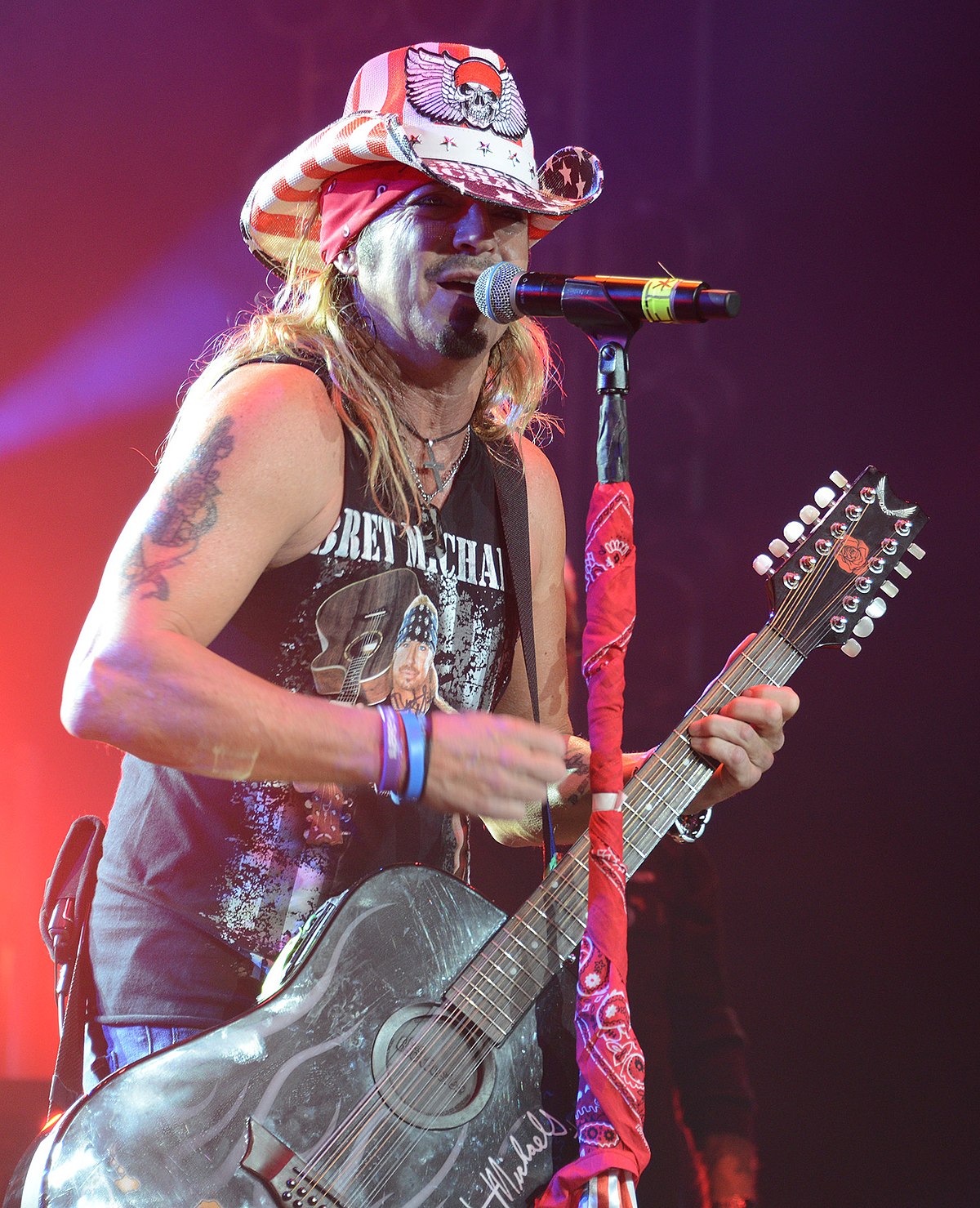 Bret Michaels là một trong những ca sĩ nổi tiếng và có sự nghiệp rực rỡ nhất của làng nhạc thế giới. Hãy khám phá thêm về anh ta trong bài viết trên Wikipedia và đừng quên xem ảnh đi kèm nữa nhé!