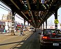 Broadway jos la linha de mètro enauçada dins lo Bronx