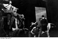 Bundesarchiv Bild 101I-134-0767-24A, Polen, Ghetto Warschau, Unterhaltungsshow.jpg