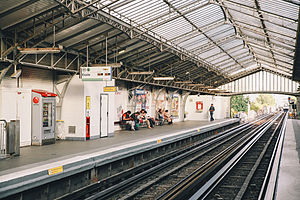 Cambronne Metro station, Paris September 2013 002.jpg