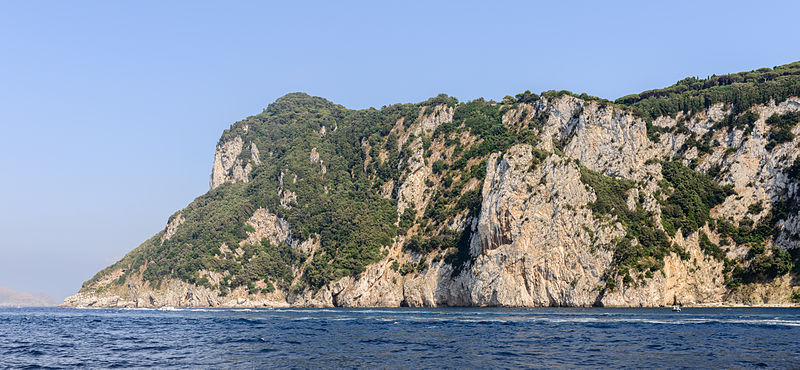 File:Capri island - Campania - Italy - July 12th 2013 - 22.jpg