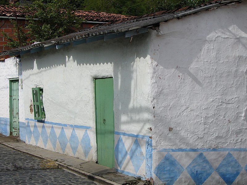 File:Casa vieja. Santa Fe de Antioquia (Antioquia). Colombia.JPG