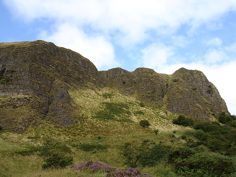 Cavehill 800px-Cavehill%2C_Belfast