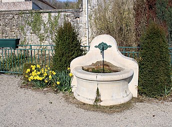 La fontaine.