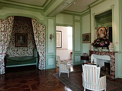 La chambre dite « des douves » (modifiée au XIXe siècle).