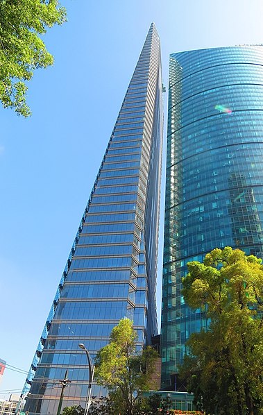 File:Chapultepec Uno y la Torre Mayor.jpg