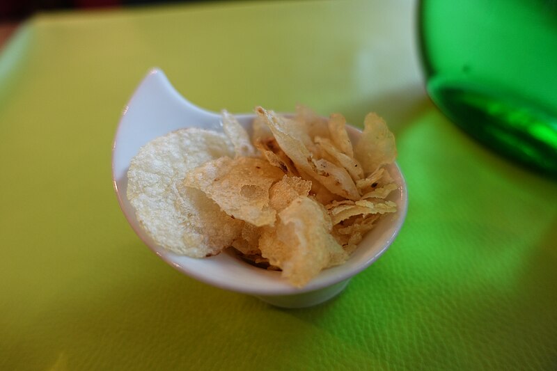 File:Chips starter, Un jour à Hà Nội, Montparnasse, Paris 22 December 2016.jpg