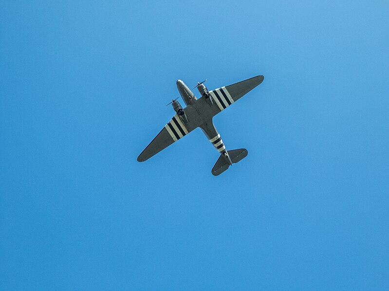 File:Dakota Fly Past at Classic Car Show, Capel Manor, Enfield - geograph.org.uk - 4652815.jpg