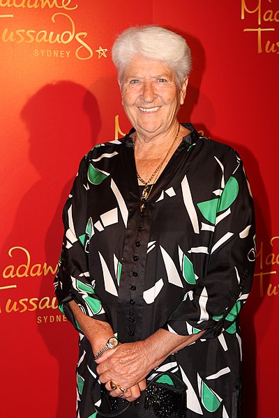 File:Dawn Fraser (7215342660).jpg