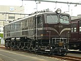 EF58 61 東京総合車両センター一般公開『2010 夏休みフェア』展示時（車体前方下側に金メッキ仕様の2エンド表示板及び保安装置表記等3枚が確認できる）