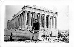 Eisenman before the Parthenon, December 1958 Eisenman greece.jpeg