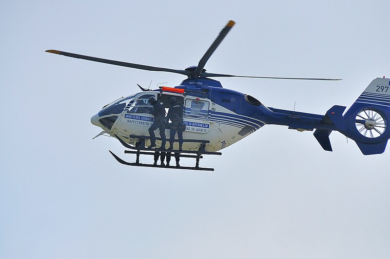 File:Eurocopter EC135 (7148624467).jpg