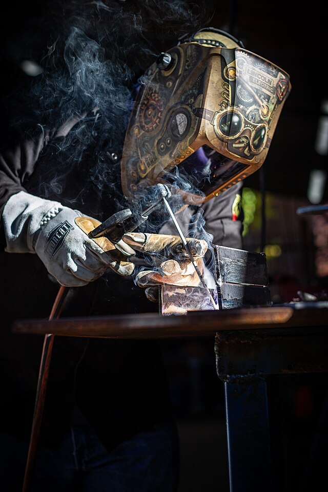 Shielded metal arc welding - Wikipedia