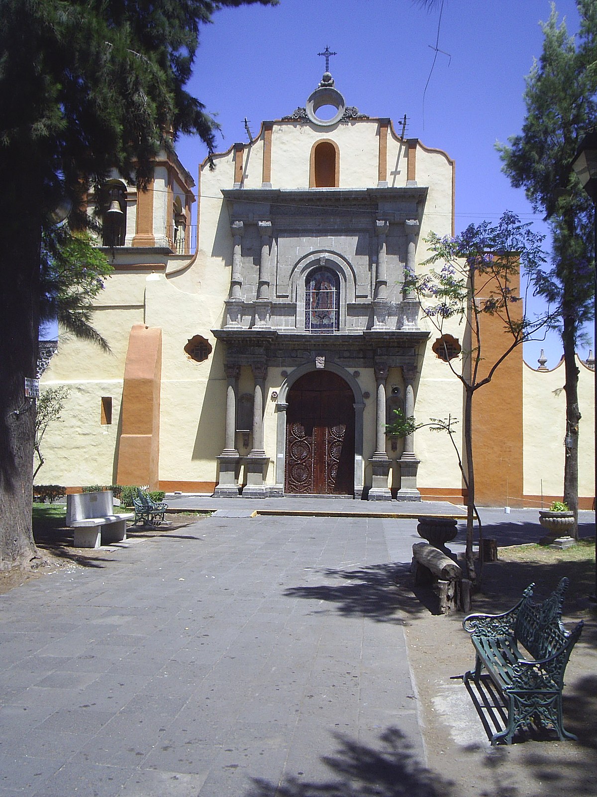 File:Fachada Parroquia San Lucas Evangelista (Iztapalapa).JPG - Wikimedia  Commons