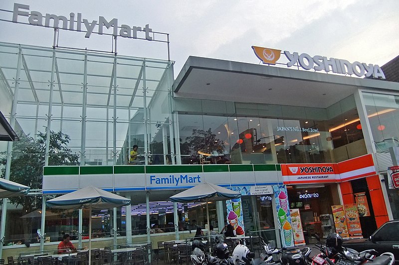 File:FamilyMart Yoshinoya Jl Bulungan Jakarta Selatan.JPG