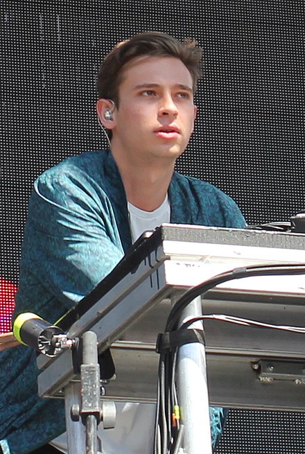 Flume performing in 2014