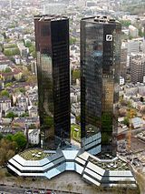 Банки франкфурта. Башни Deutsche Bank (Франкфурт-на-Майне, Германия). Deutsche Bank Франкфурт. Штаб-квартира Дойче банка — Greentowers «зеленые башни» (Германия). Башни Deutsche Bank (Франкфурт-на-Майне, Германия) солнечные батареи.