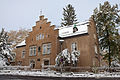 Wohnhaus mit Einfriedung in offener Bebauung (Burschenschaft Glückauf, Lindenhaus)