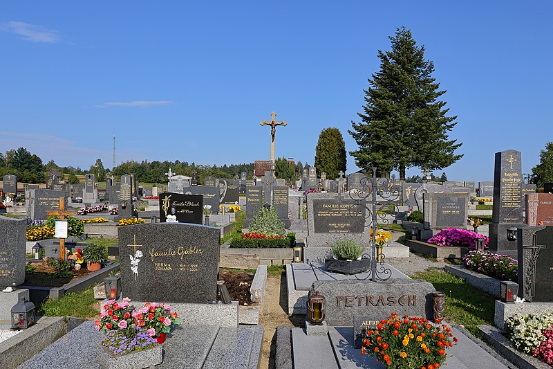 File:Friedhof Langegg (Gemeinde Schrems) 2019-09.jpg