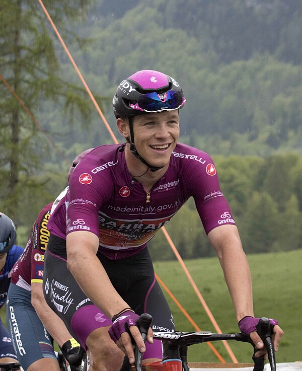 Jonathan Milan in the maglia ciclamino jersey at the 2023 Giro d'Italia