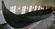 Side view of the ship Gokstad Ship Side View.JPG