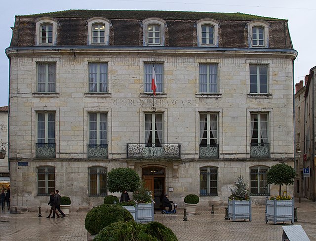 File:Hôtel de ville de Périgueux.jpg