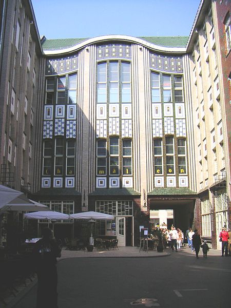 File:Hackesche Höfe Berlin.jpg