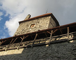 Vue de dessous de la tour Helleman.