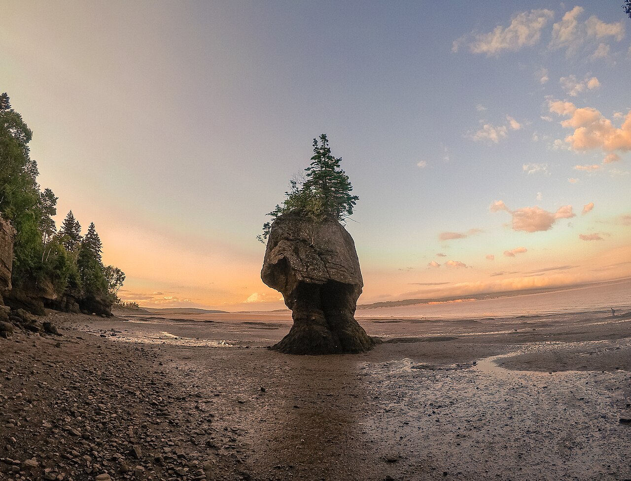 Invertir cae a lo largo del Río San Juan, en San Juan, la Bahía de Fundy,  Fundy unidad costera, la Highway 1, New Brunswick, Canadá Fotografía de  stock - Alamy