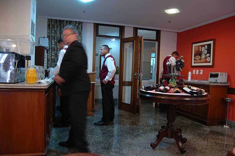 File:Hotel OK - Restaurante (5815453378).jpg