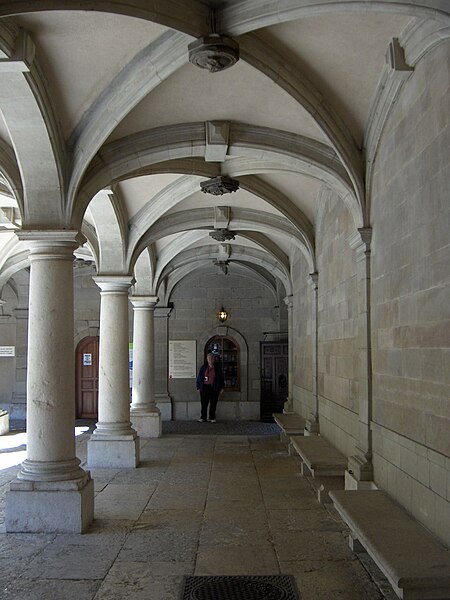 File:Hotel de ville Geneva.jpg