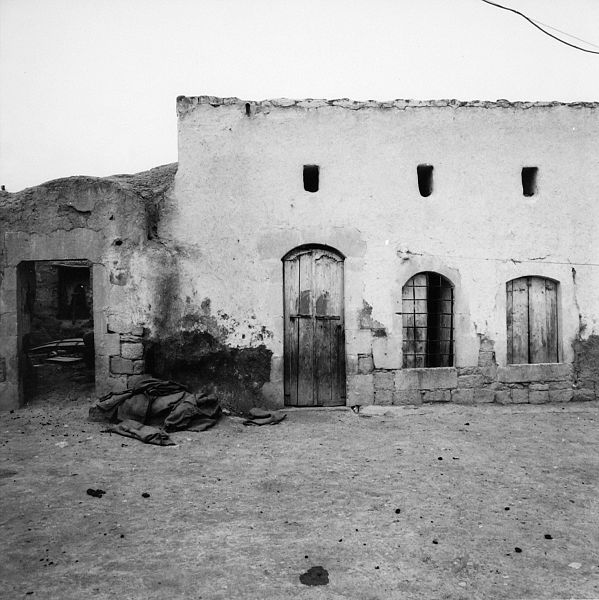 File:Huis op een schapenboerderij - Stichting Nationaal Museum van Wereldculturen - TM-20011836.jpg