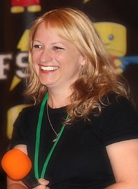 Après la conclusion du DC Animated Universe, Tara Strong devient la voix la plus régulière du personnage. Hynden Walch lui prête également sa voix à plusieurs reprises depuis 2007.
