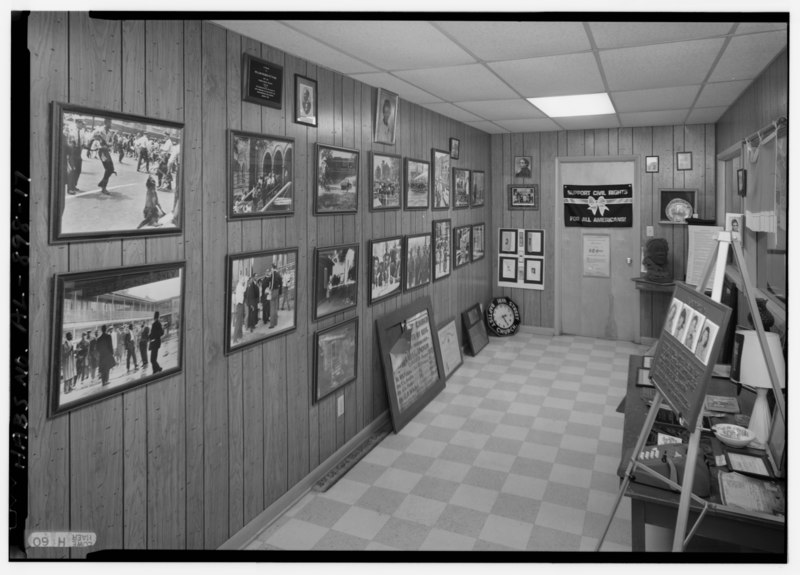 File:INTERIOR VIEW OF BASEMENT EXHIBITION OF EVENTS OF CIVIL RIGHTS MOVEMENT AND THE 1963 BOMBING OF THE CHURCH, LOOKING SOUTH - Sixteenth Street Baptist Church, 1530 Sixth Avenue HABS ALA,37-BIRM,33-17.tif