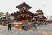 Temple d'Indrapur (à gauche) et Temple de Vishnu (à droite) sur la place Katmandou Durbar-Népal.jpg