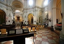 Vnitřní pohled (vpravo) - Santa Maria del Suffragio - Ravenna 2016.jpg