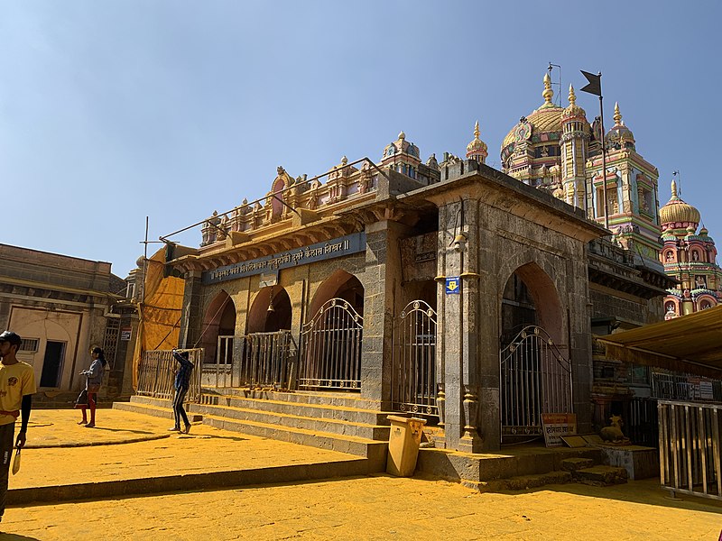 File:Jejuri Temple (Golden Jejuri).jpg