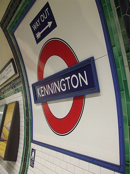 File:Kennington station roundel.JPG