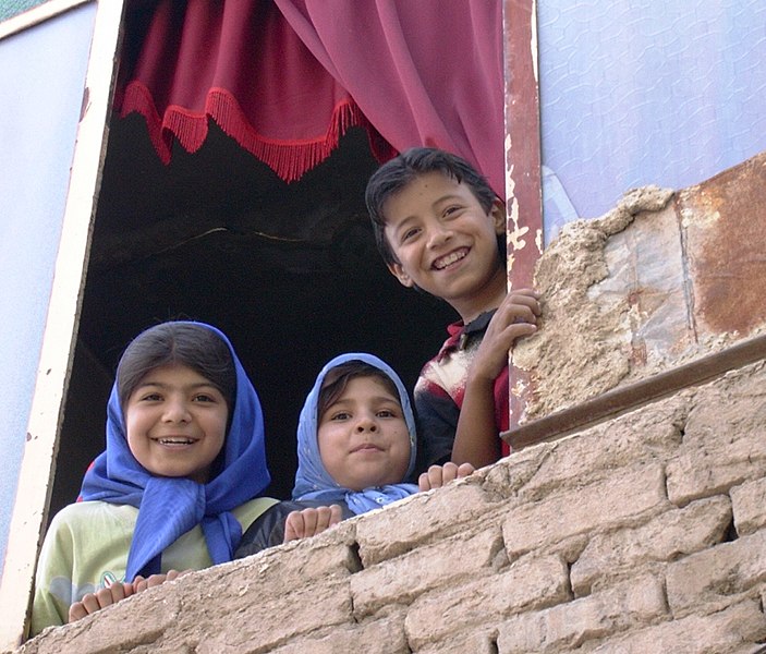 File:Kids in Kashan - panoramio.jpg