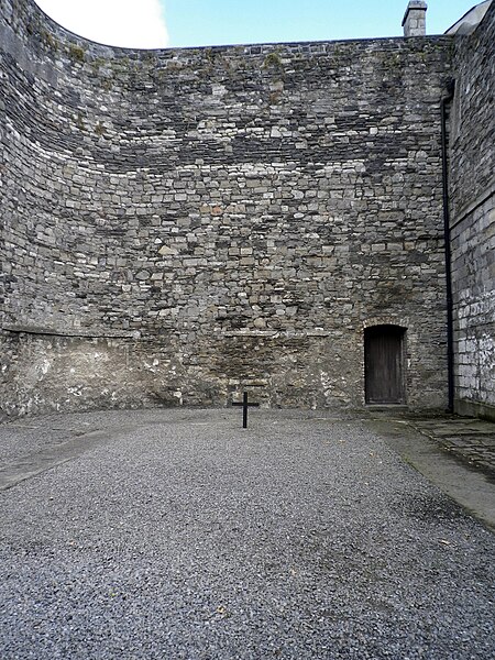 File:Kilmainham Gaol - place of execution.JPG