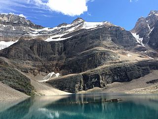 <span class="mw-page-title-main">Glacier Peak (Canadian Rockies)</span> Mountain in Canada