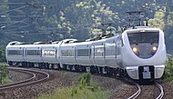 JR西日本683系2000番台電車