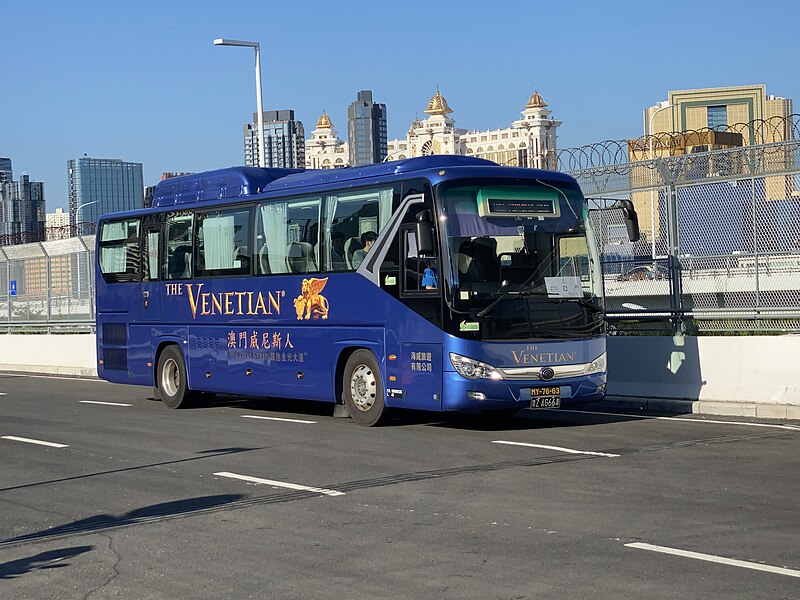 File:MY-76-63 Macau-Hengqin Frontier Post to The Venetian shuttle bus 26-09-2023.jpg