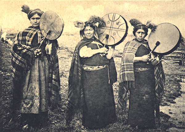 Mapuche machis in 1903