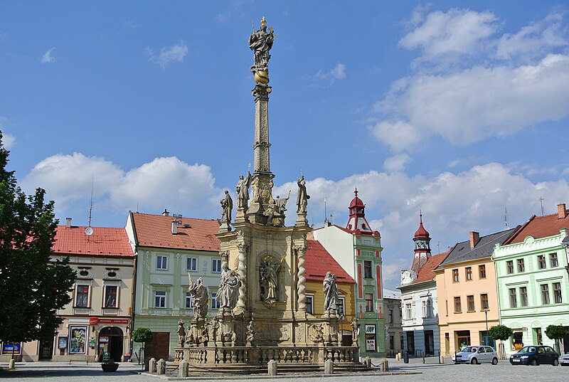 File:Mariánský barokní sloup, Mariánské náměstí, Uničov.jpg