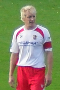 Roberts playing for Stevenage Borough in 2009 Mark Roberts York City v. Stevenage Borough 03-10-09.png