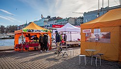 Market Square in Kaartinkaupunki, Helsinki, Finland, 2022 April.jpg