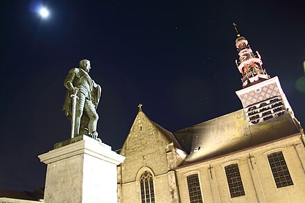 Egmont's statue and the church on the market square