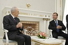 Peres with Russian President Dmitry Medvedev in Moscow, 18 August 2009 Medev-Peres.jpeg